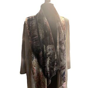 Gently used grey feather print Cardin size medium